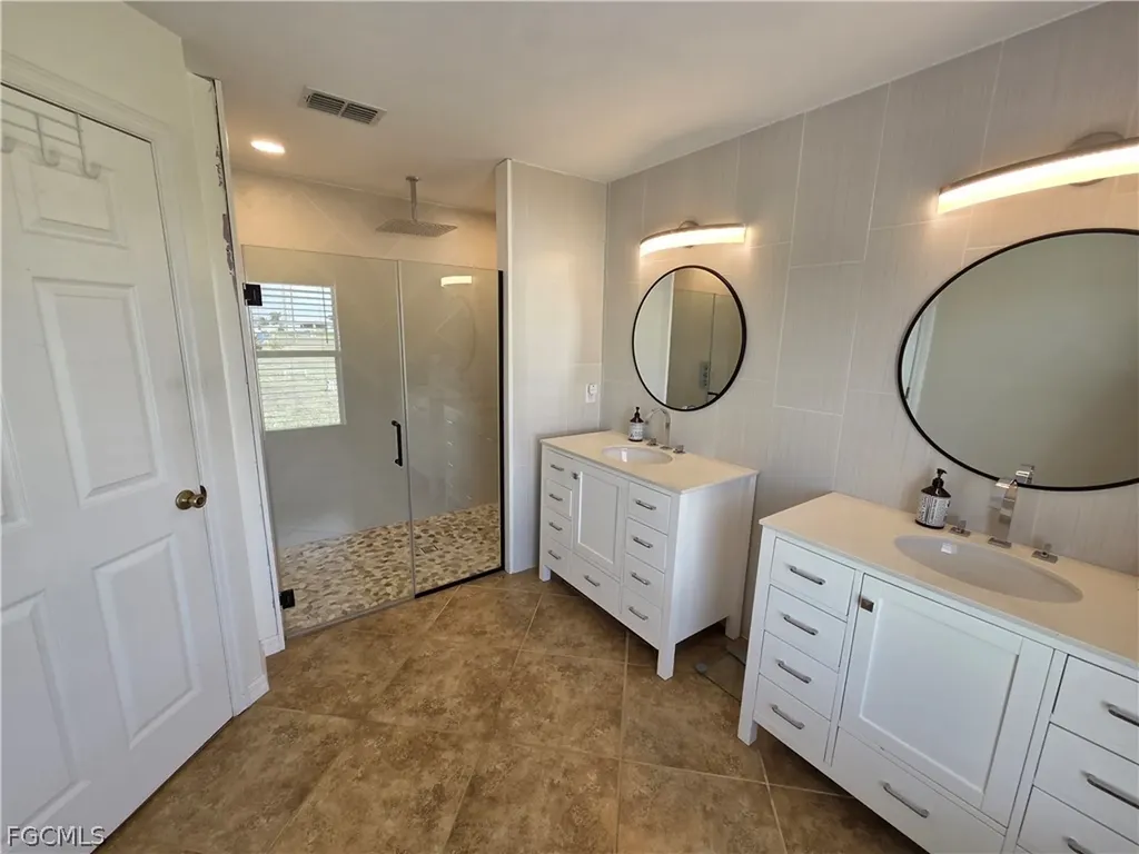 1050 NW 33rd Place Cape Coral FL 33993
