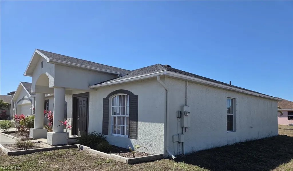 1050 NW 33rd Place Cape Coral FL 33993