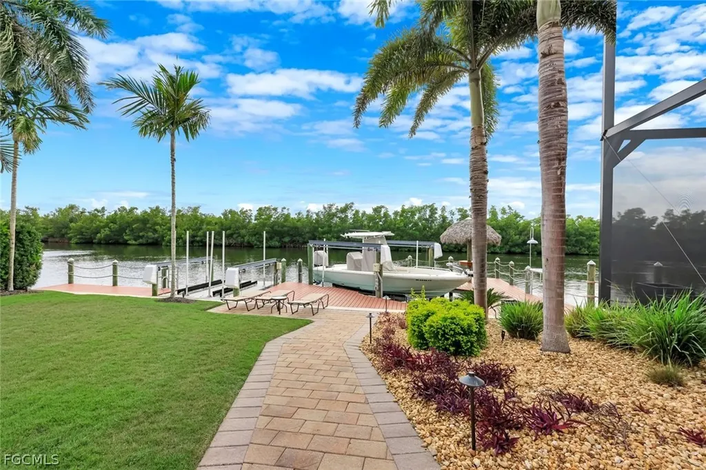 5703 Yardarm Court Cape Coral FL 33914