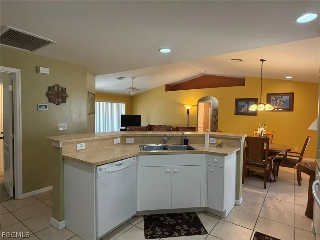 3732 NE 12th Place Cape Coral FL 33909