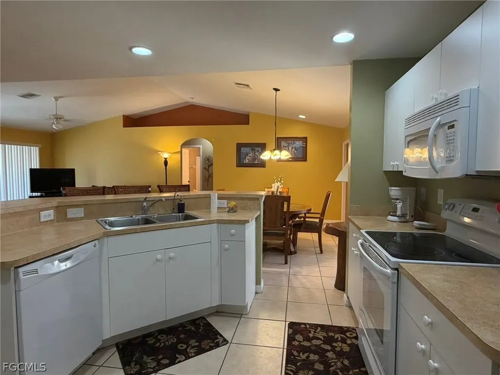 3732 NE 12th Place Cape Coral FL 33909