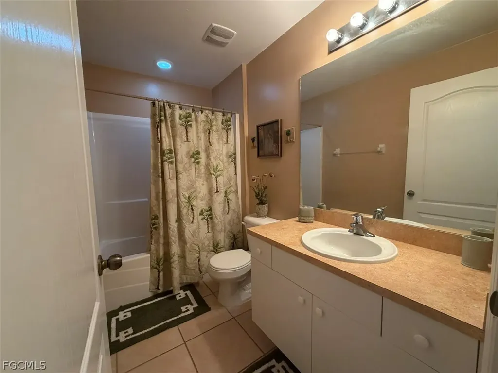 3732 NE 12th Place Cape Coral FL 33909