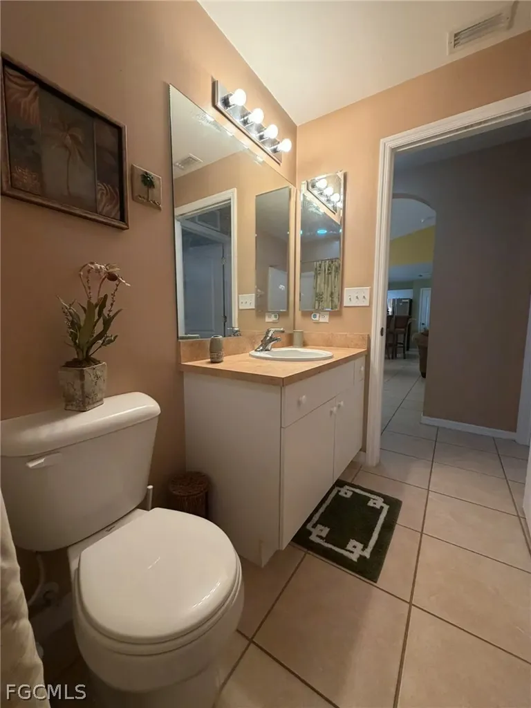 3732 NE 12th Place Cape Coral FL 33909