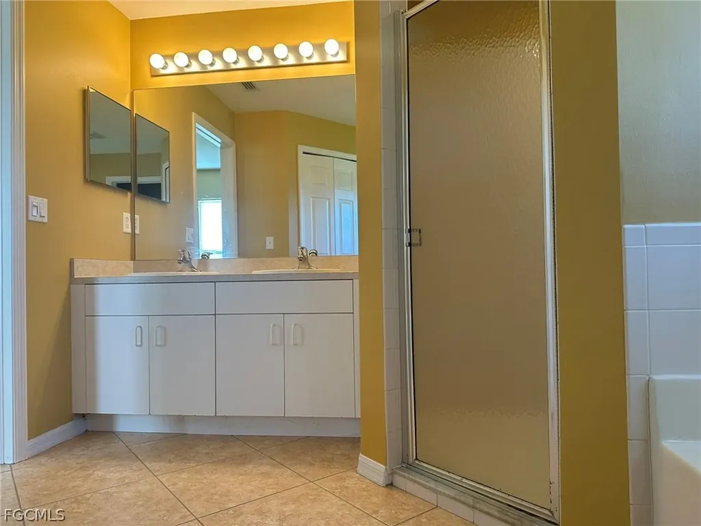 1915 SW 13th Street Cape Coral FL 33991