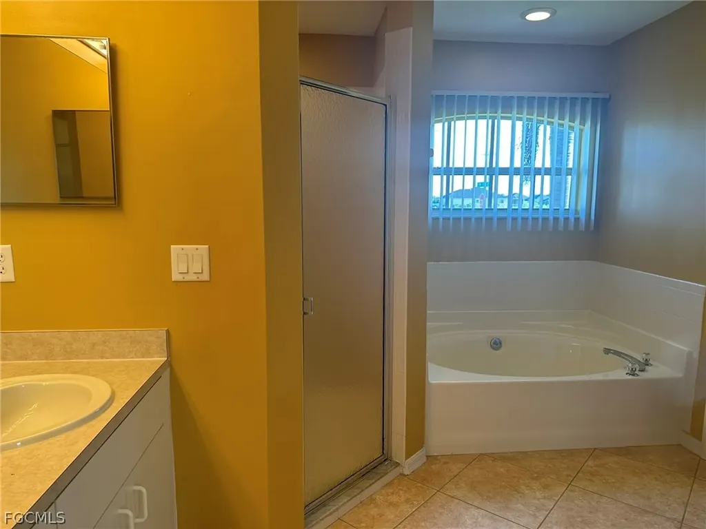 1915 SW 13th Street Cape Coral FL 33991