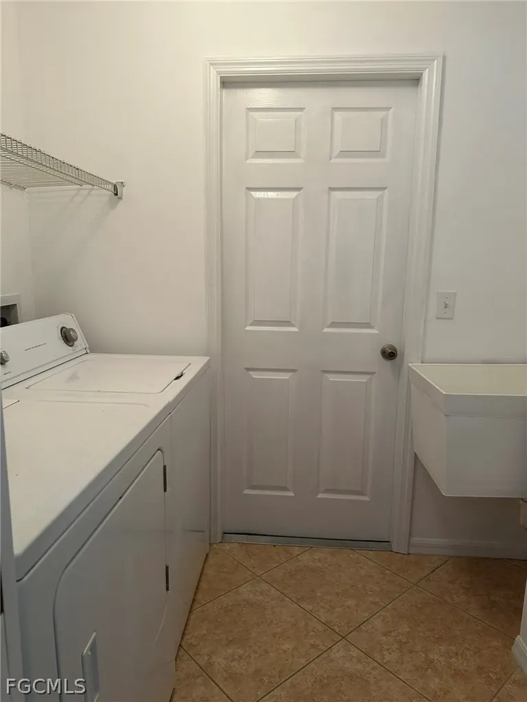 1915 SW 13th Street Cape Coral FL 33991
