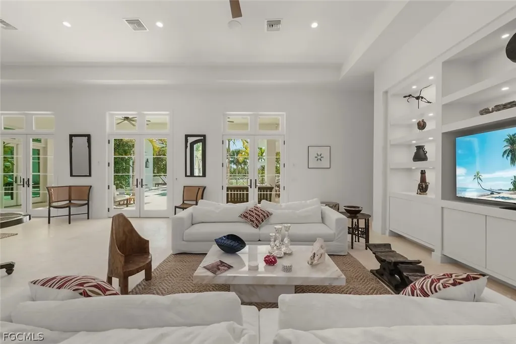 2297 Wulfert Road Sanibel FL 33957