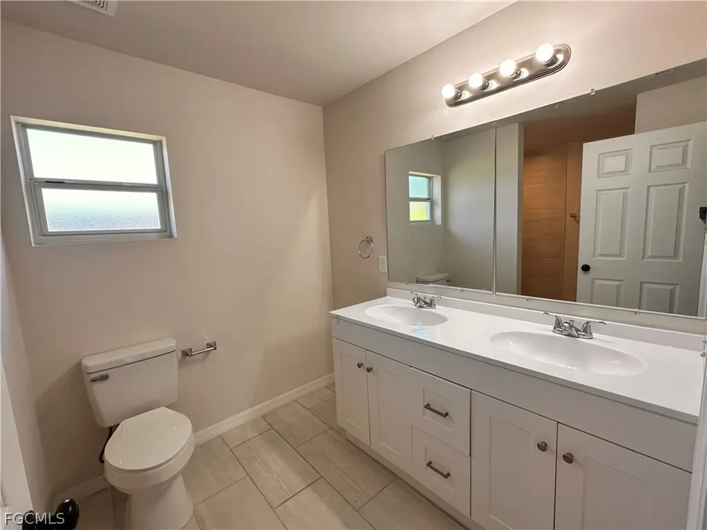 1313 NE 3rd Terrace Cape Coral FL 33909