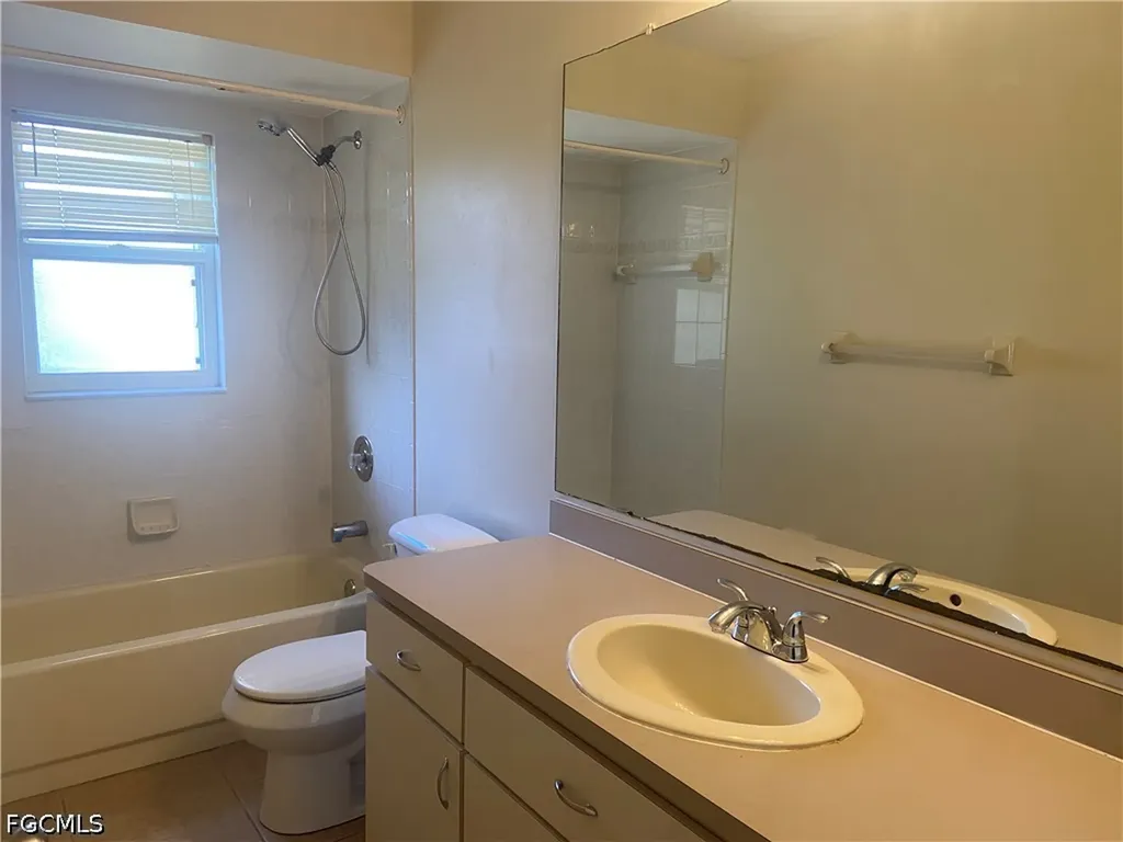 526 SE 2nd Street Cape Coral FL 33990