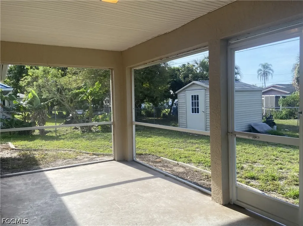 526 SE 2nd Street Cape Coral FL 33990