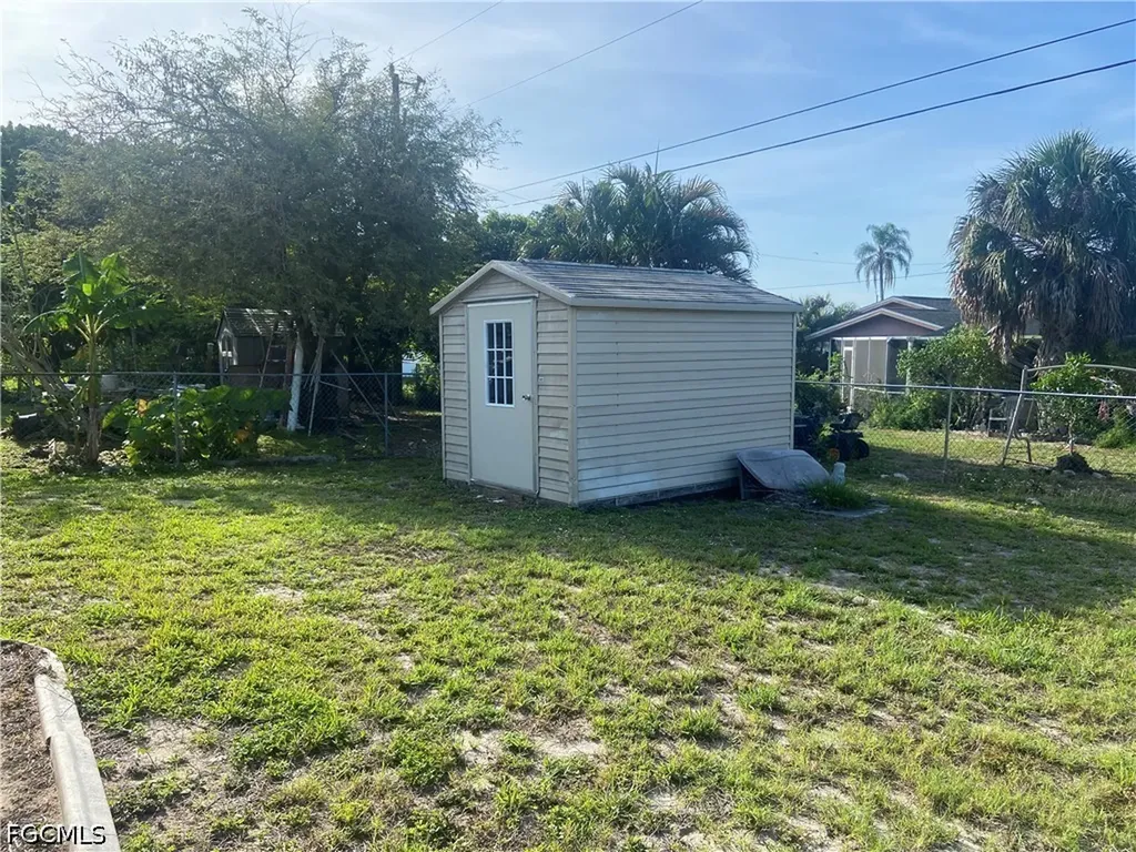 526 SE 2nd Street Cape Coral FL 33990