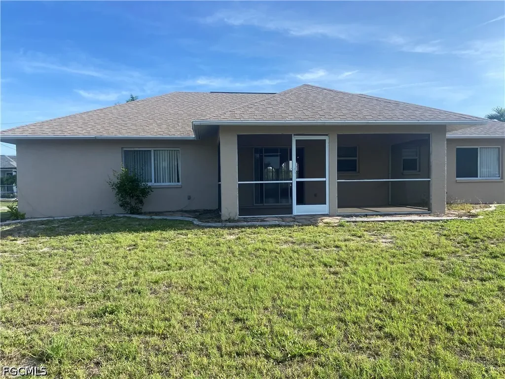 526 SE 2nd Street Cape Coral FL 33990
