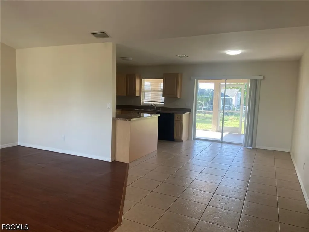 526 SE 2nd Street Cape Coral FL 33990