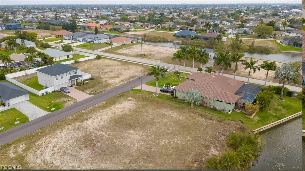 2718 SW 10th Avenue Cape Coral FL 33914
