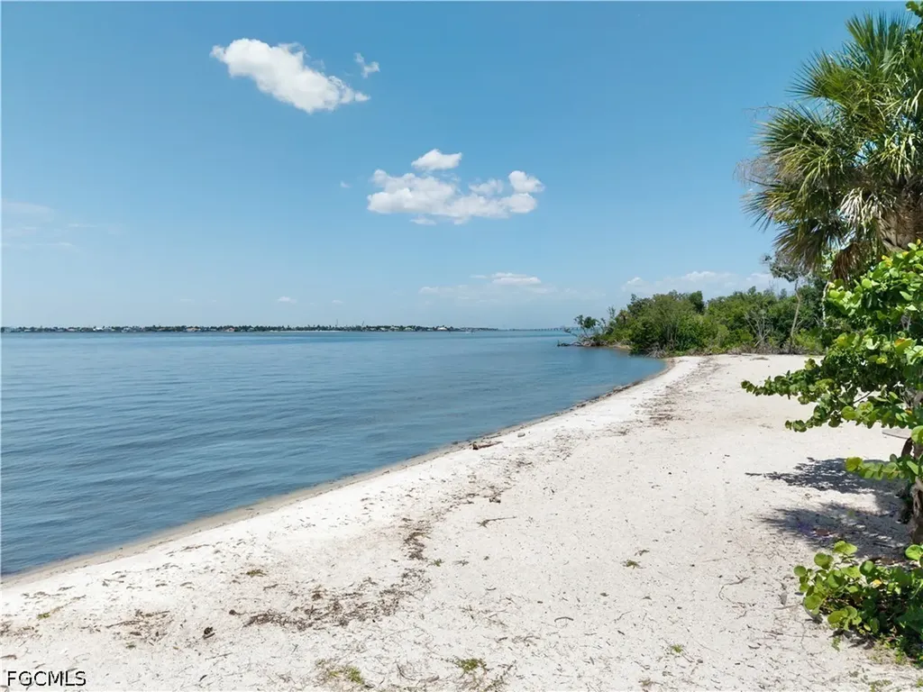 15220 Cape Sable Lane Fort Myers FL 33908