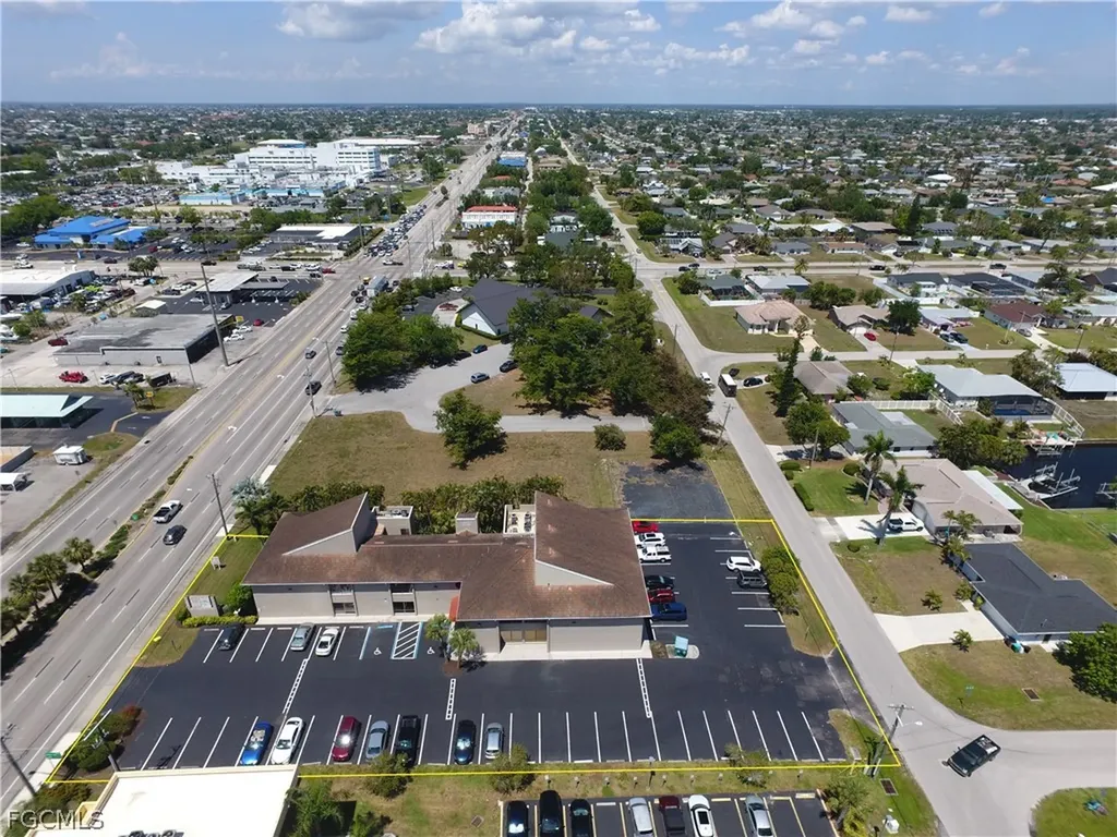 923 Del Prado Boulevard S Cape Coral FL 33990