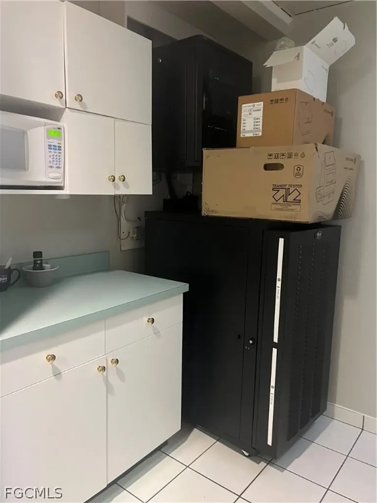 923 Del Prado Boulevard S Cape Coral FL 33990