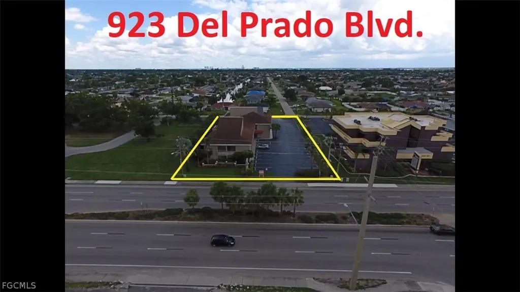 923 Del Prado Boulevard S Cape Coral FL 33990