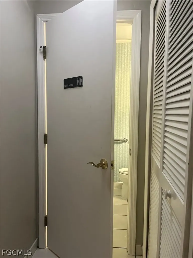 923 Del Prado Boulevard S Cape Coral FL 33990