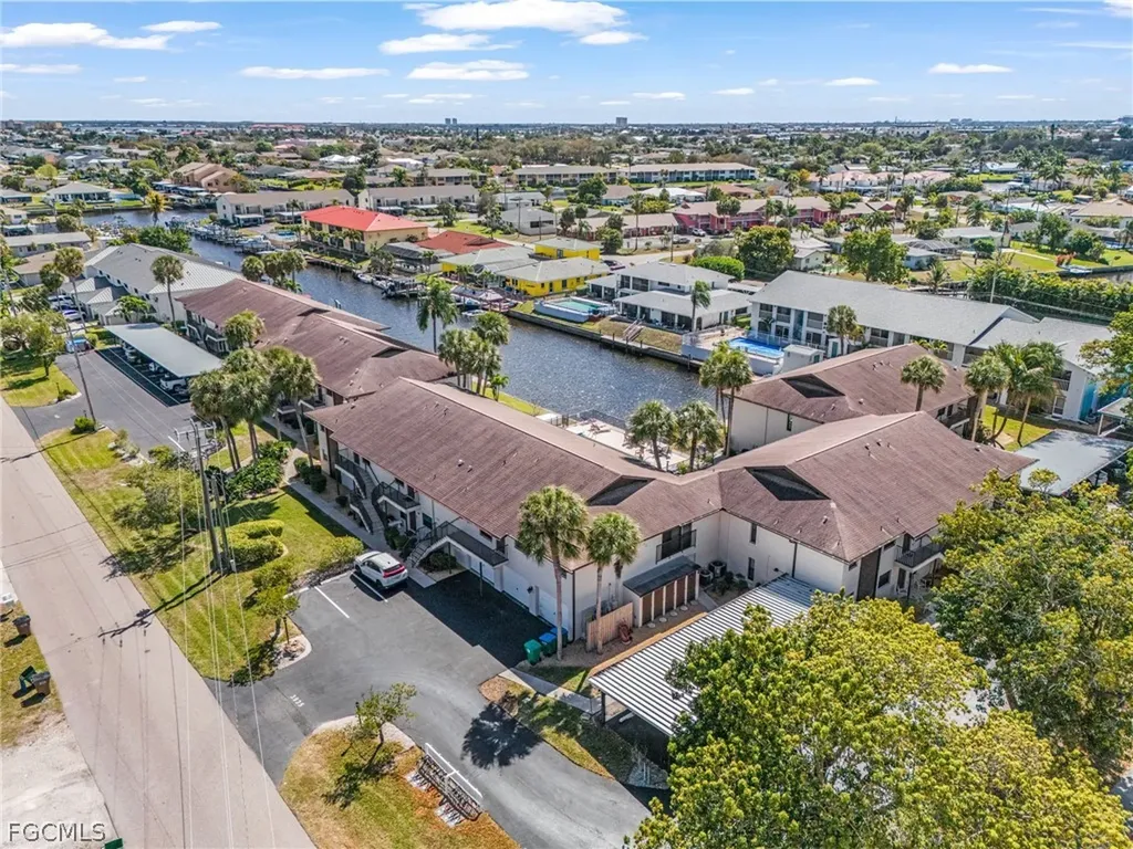 3935 Country Club Boulevard Cape Coral FL 33904