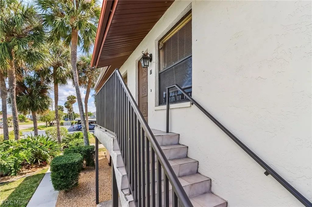 3935 Country Club Boulevard Cape Coral FL 33904