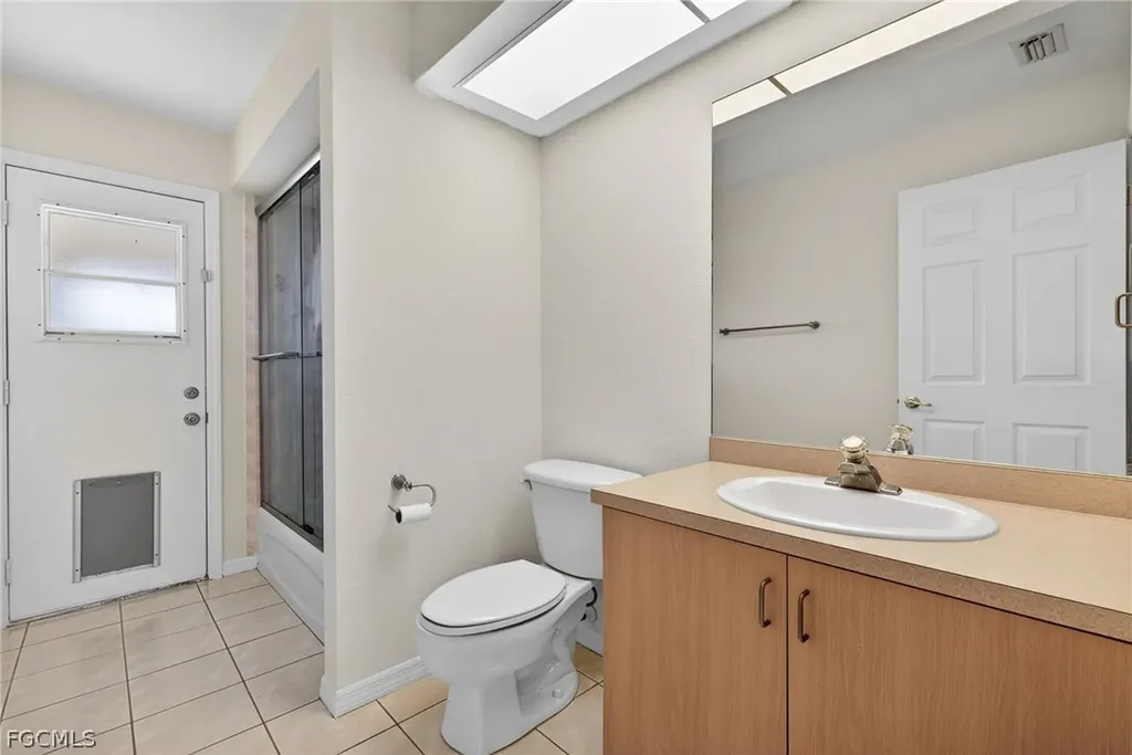 1023 SE 18th Avenue Cape Coral FL 33990