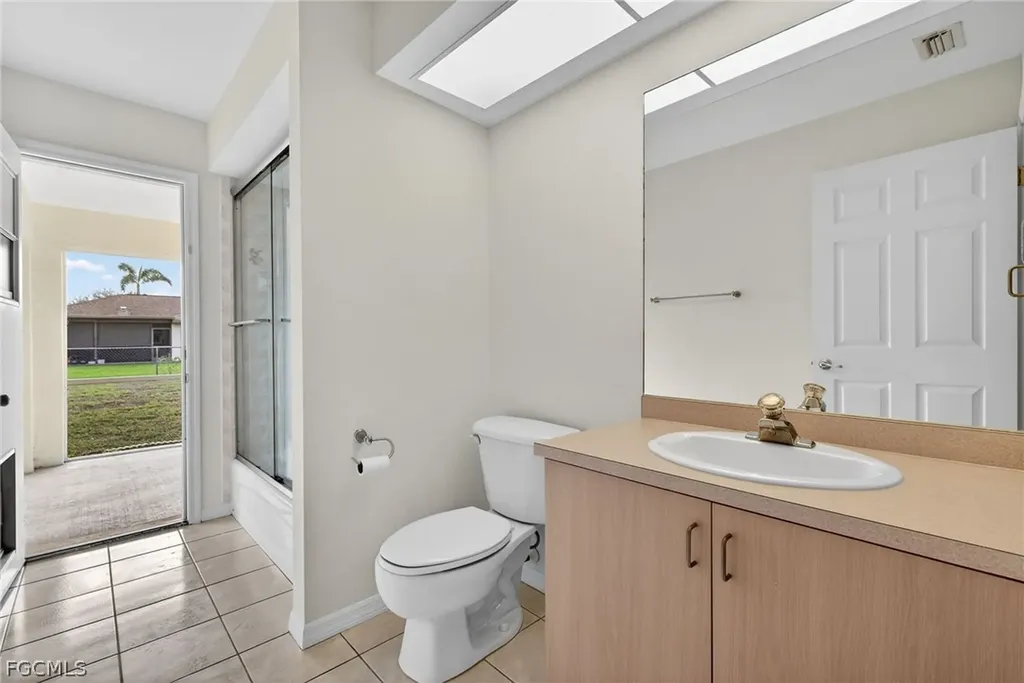 1023 SE 18th Avenue Cape Coral FL 33990