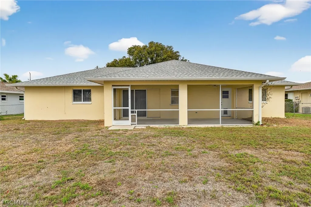 1023 SE 18th Avenue Cape Coral FL 33990