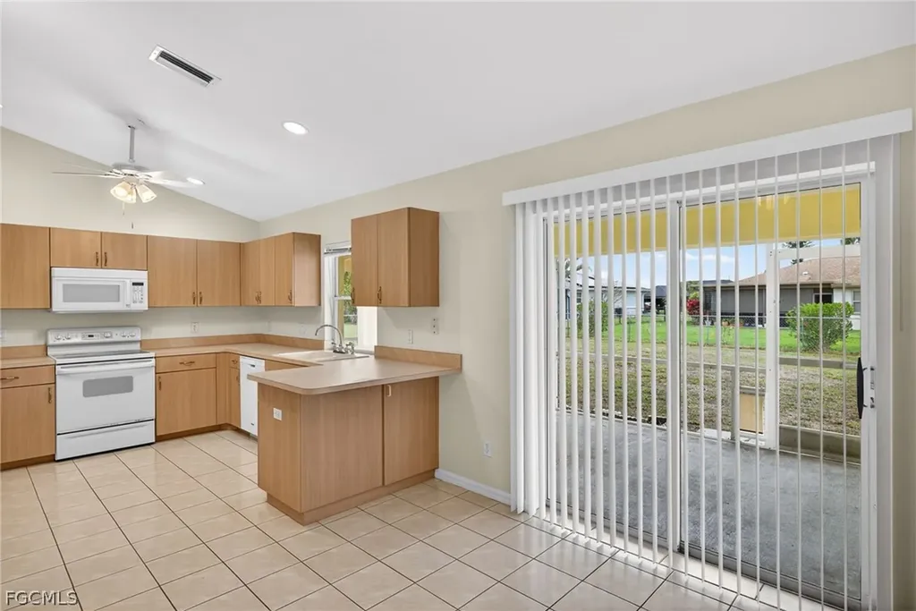 1023 SE 18th Avenue Cape Coral FL 33990