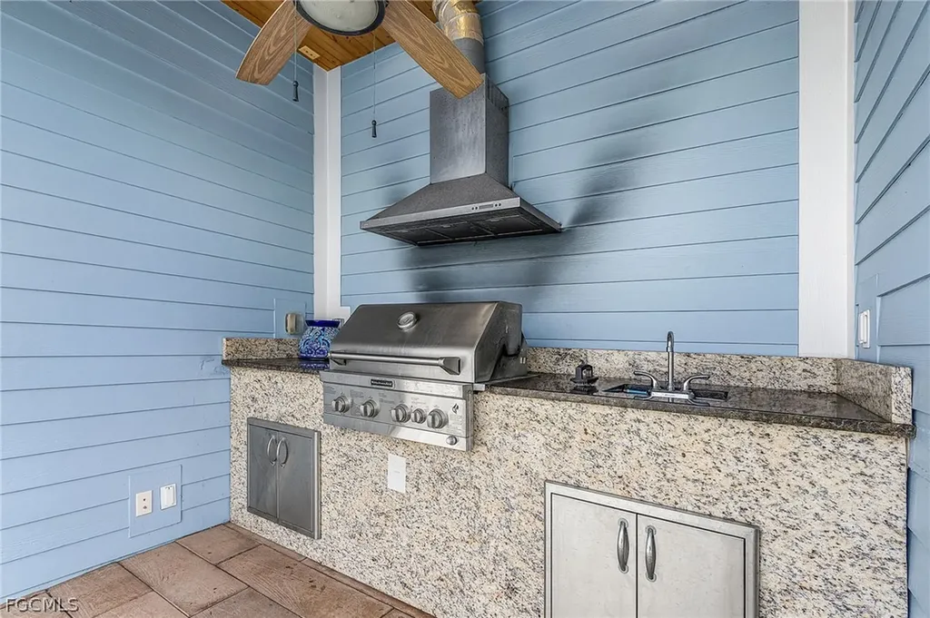 4438 NE 11th Place Cape Coral FL 33909