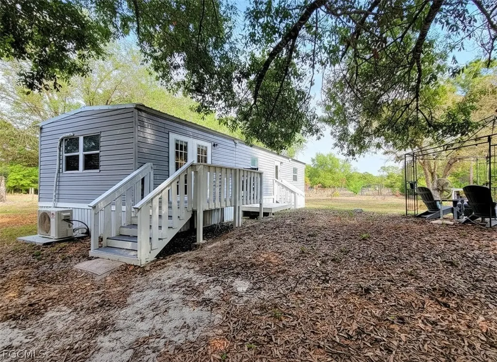 501 Wildwood Avenue Clewiston FL 33440