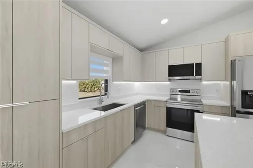 1923 NE 33rd Street Cape Coral FL 33909