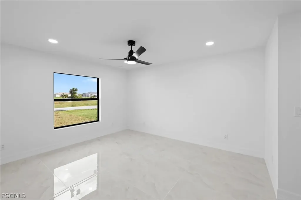 1923 NE 33rd Street Cape Coral FL 33909
