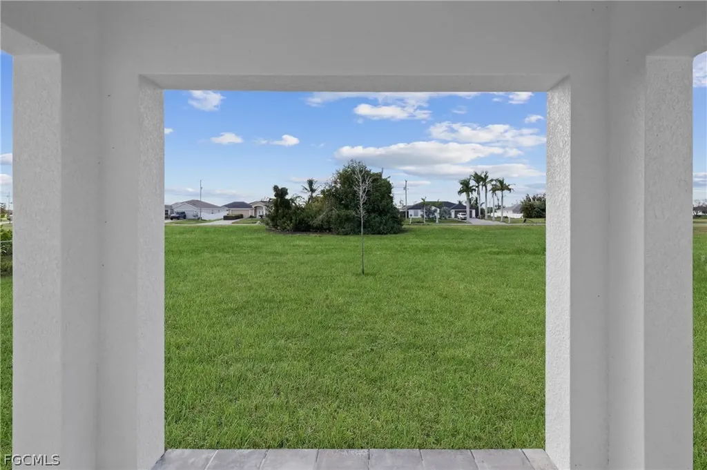 1923 NE 33rd Street Cape Coral FL 33909