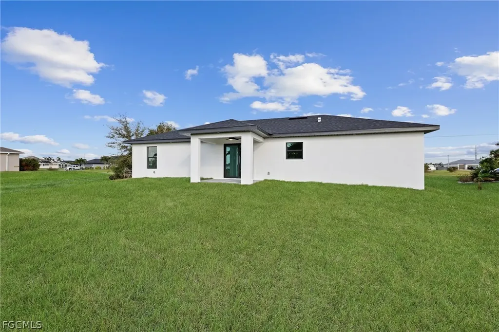 1923 NE 33rd Street Cape Coral FL 33909