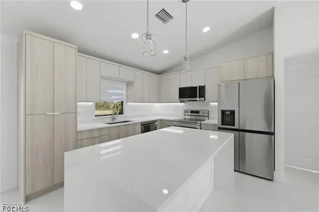 1923 NE 33rd Street Cape Coral FL 33909