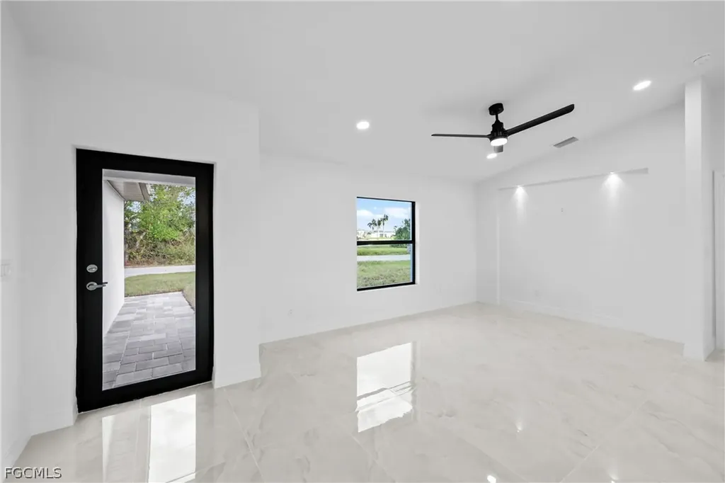 1923 NE 33rd Street Cape Coral FL 33909
