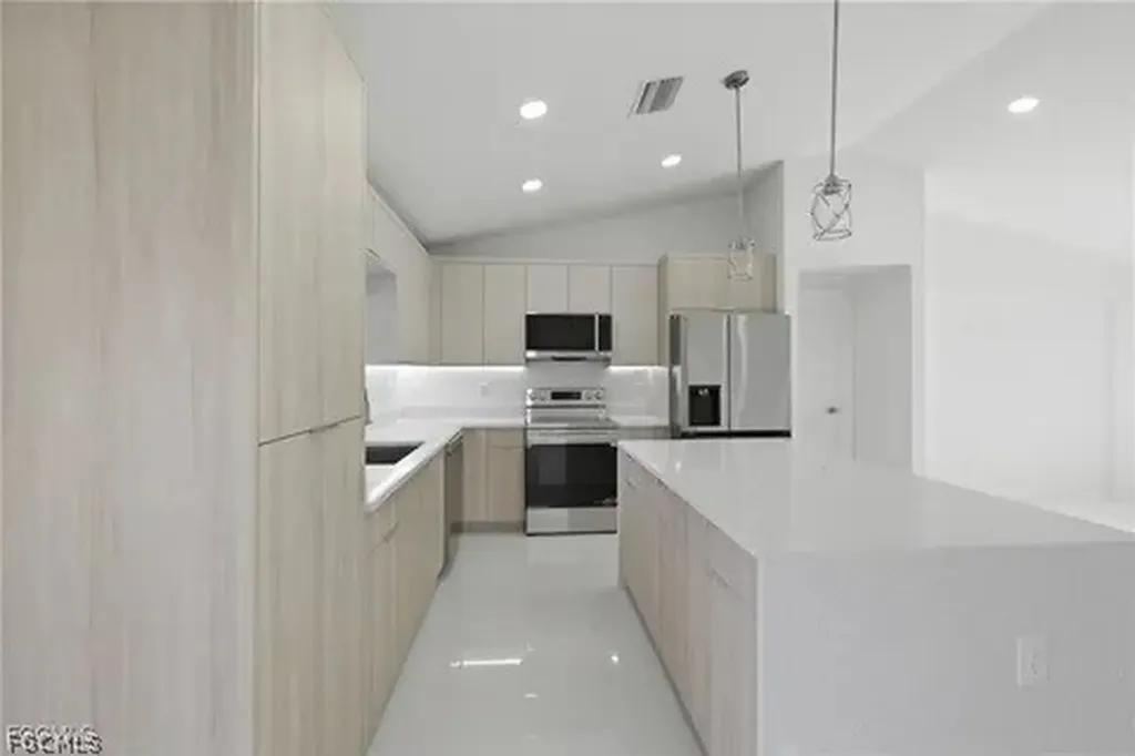 1923 NE 33rd Street Cape Coral FL 33909