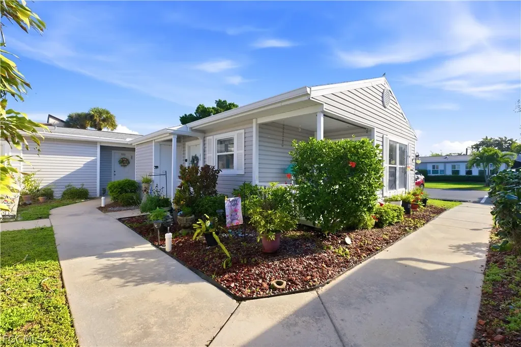 7008 Constitution Boulevard Fort Myers FL 33967