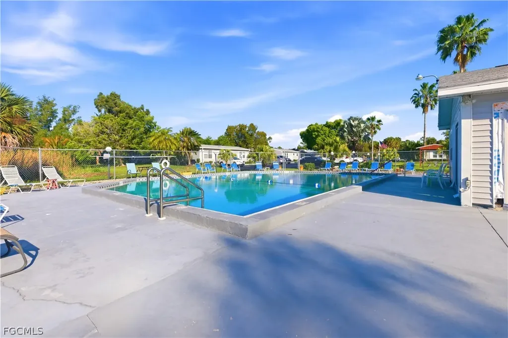 7008 Constitution Boulevard Fort Myers FL 33967