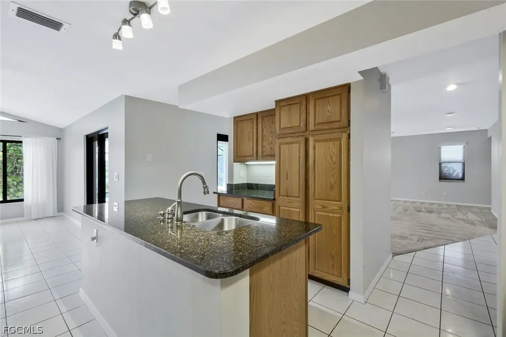 1904 SE 36th Terrace Cape Coral FL 33904