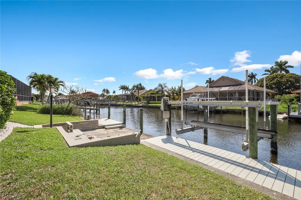 1904 SE 36th Terrace Cape Coral FL 33904
