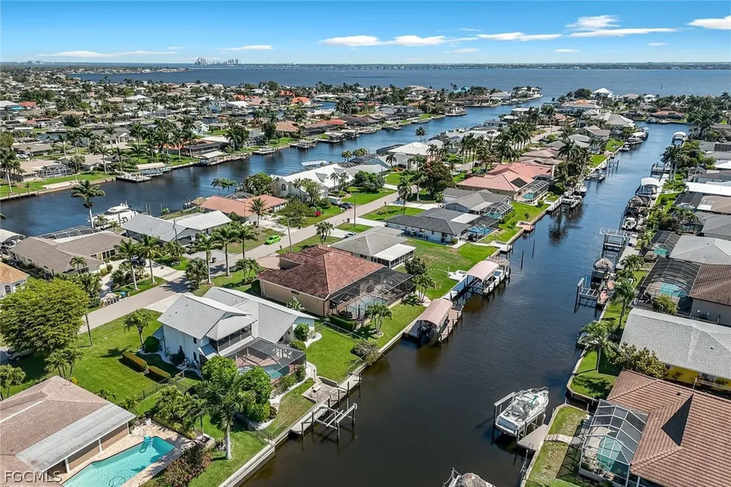 1904 SE 36th Terrace Cape Coral FL 33904
