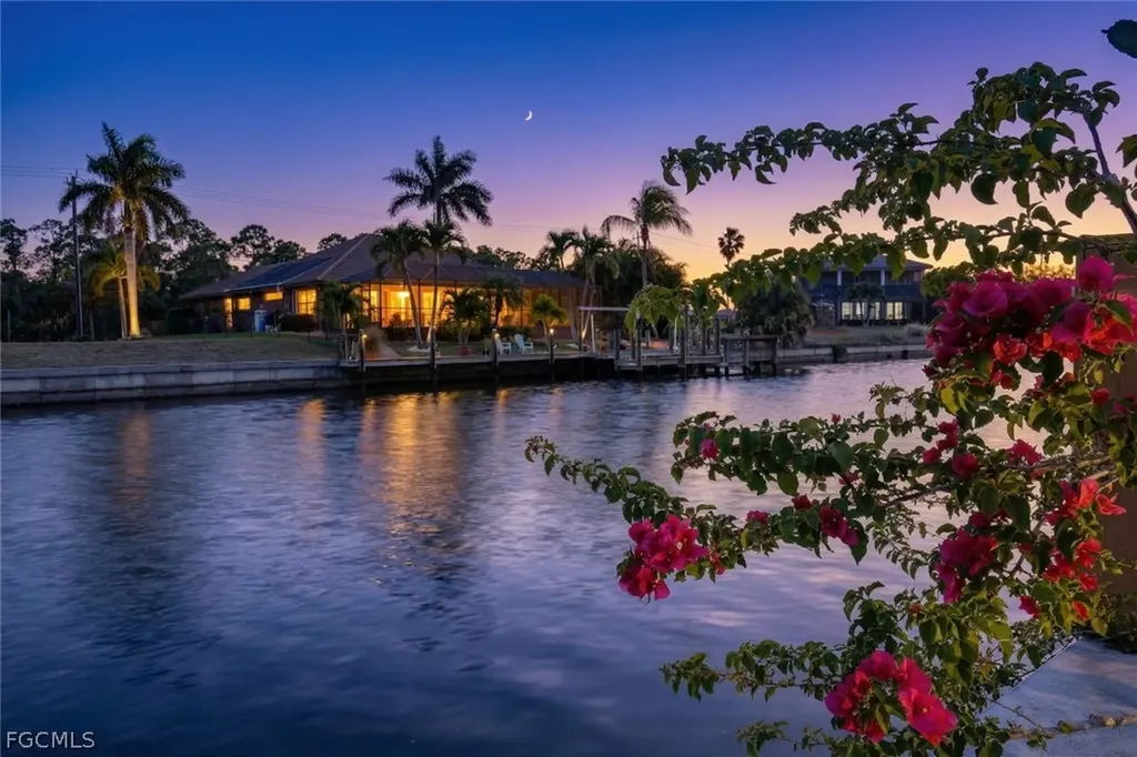 2364 NW 39th Avenue Cape Coral FL 33993
