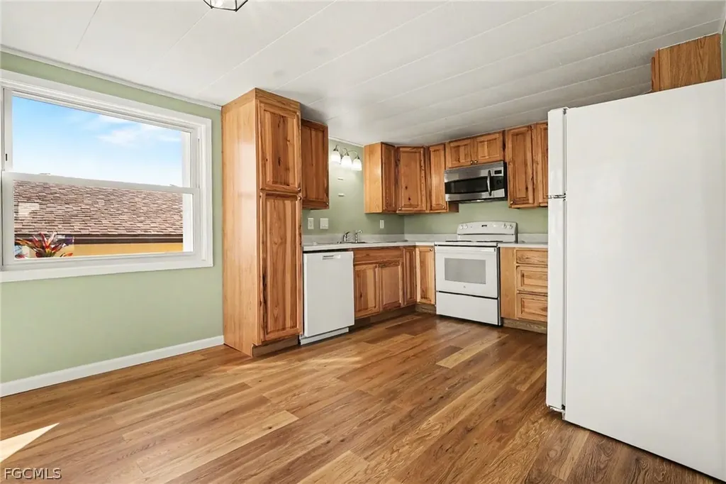 3932 Phoenix Drive St. James City FL 33956