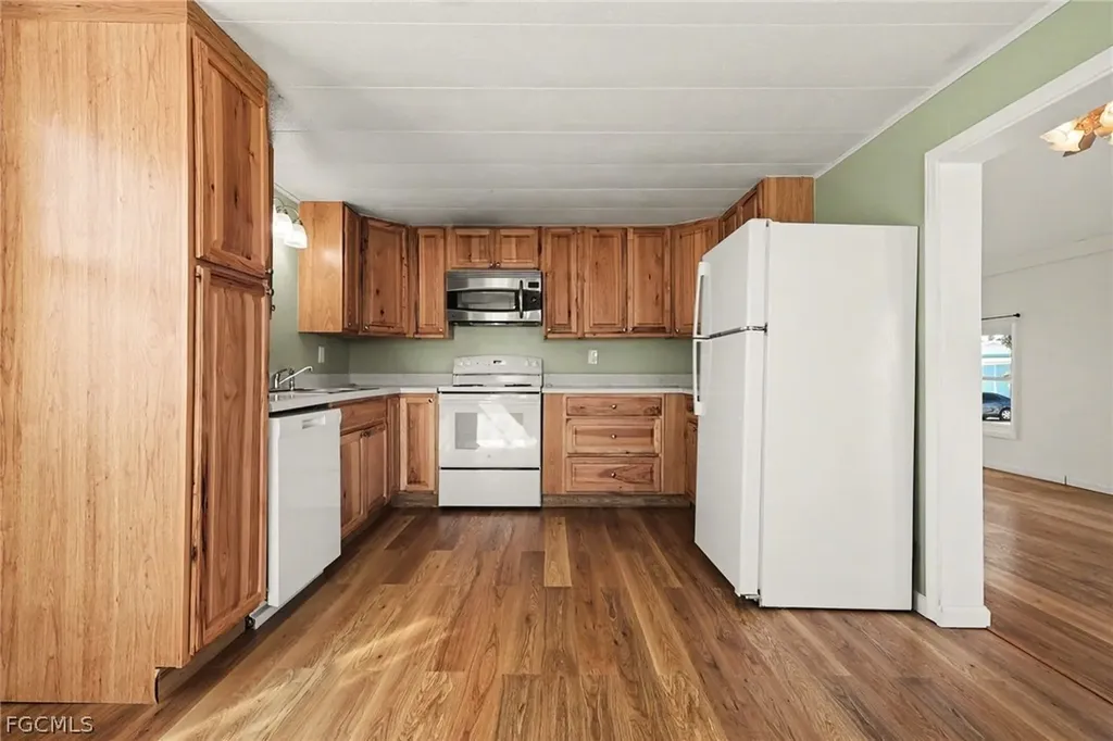 3932 Phoenix Drive St. James City FL 33956