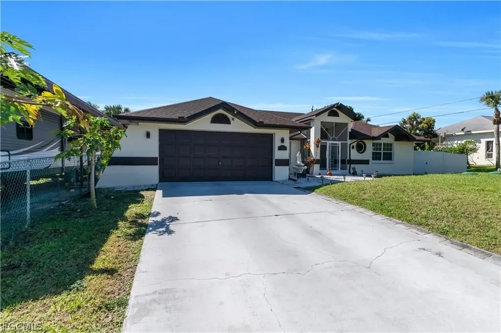 2504 E 7th Street Lehigh Acres FL 33936