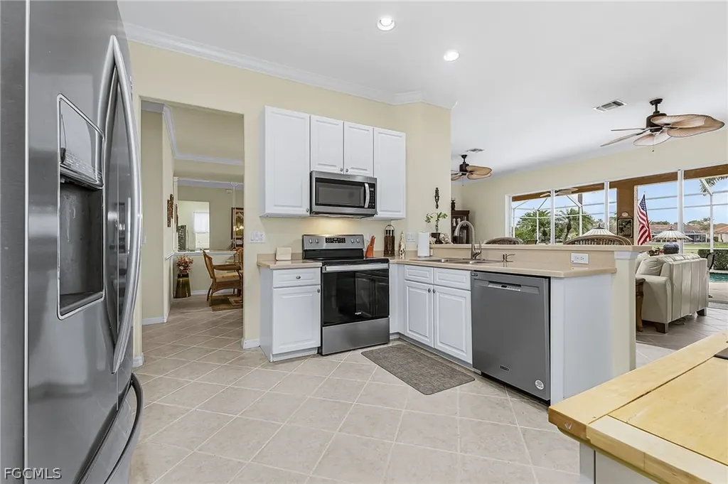 2090 Oxford Ridge Circle Lehigh Acres FL 33973