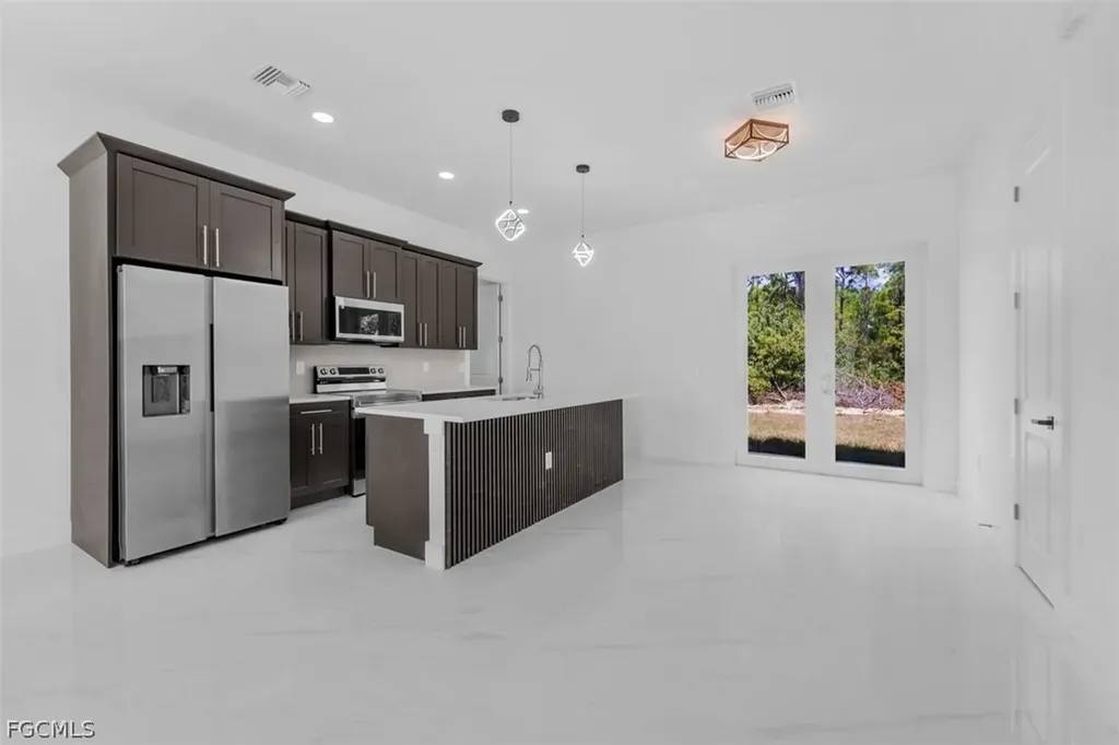105 E 9th Street Lehigh Acres FL 33972