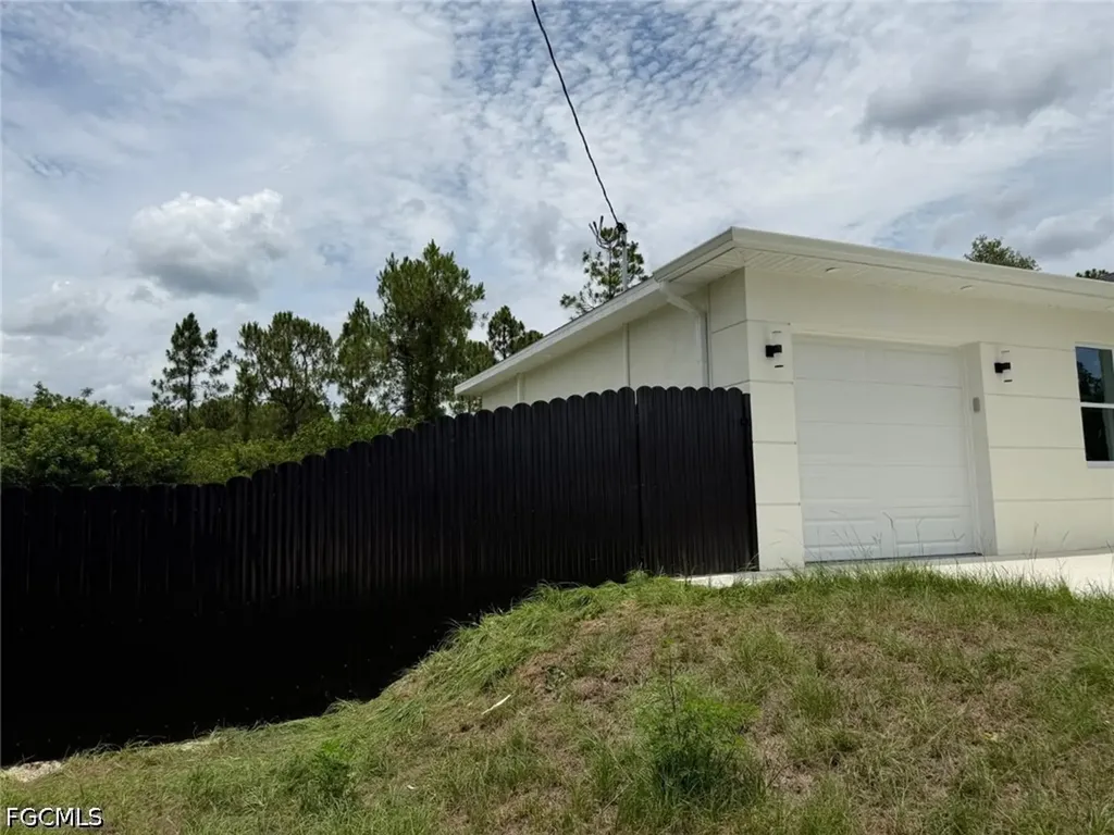 105 E 9th Street Lehigh Acres FL 33972